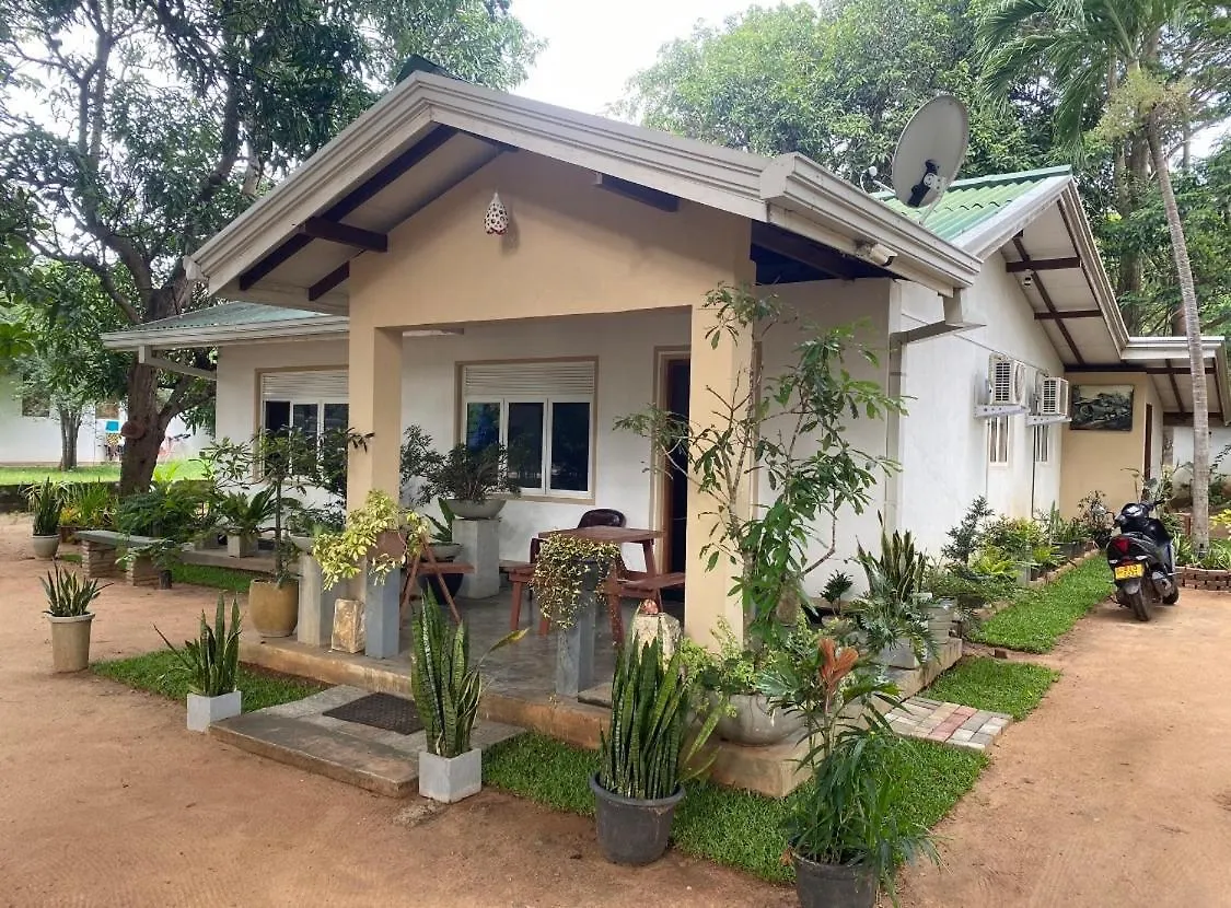 Sanora Hostel & Ayurveda Ashram Inamaluwa Sri Lanka